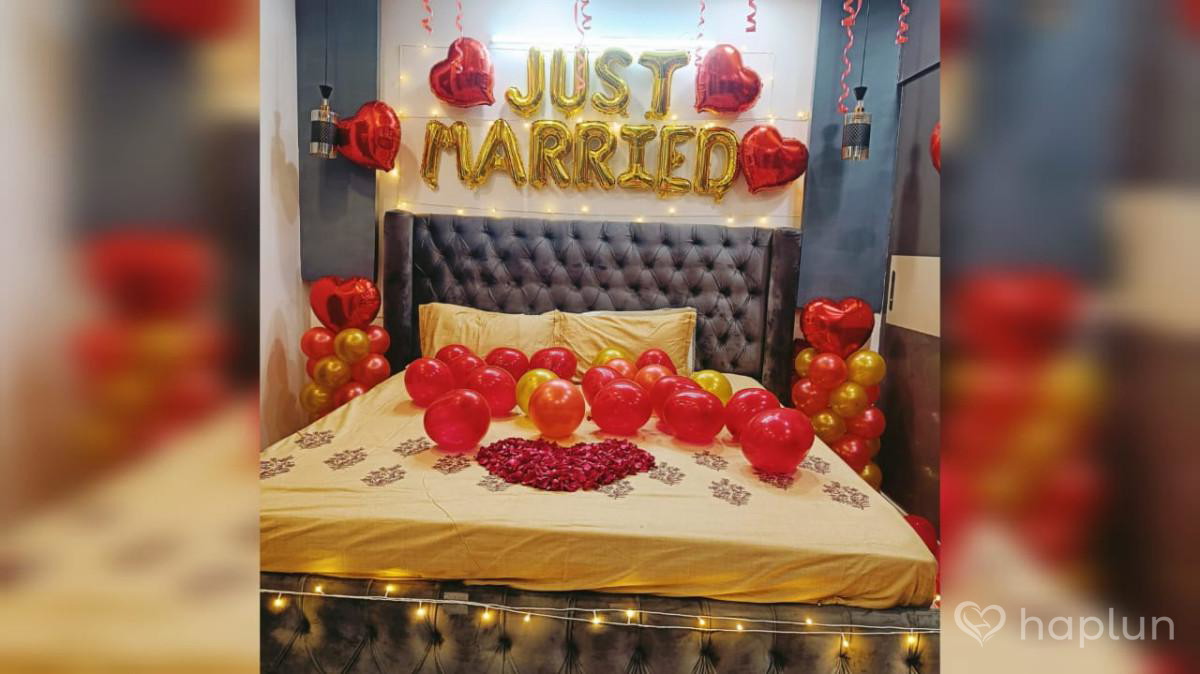 Just Married Surprise Decoration