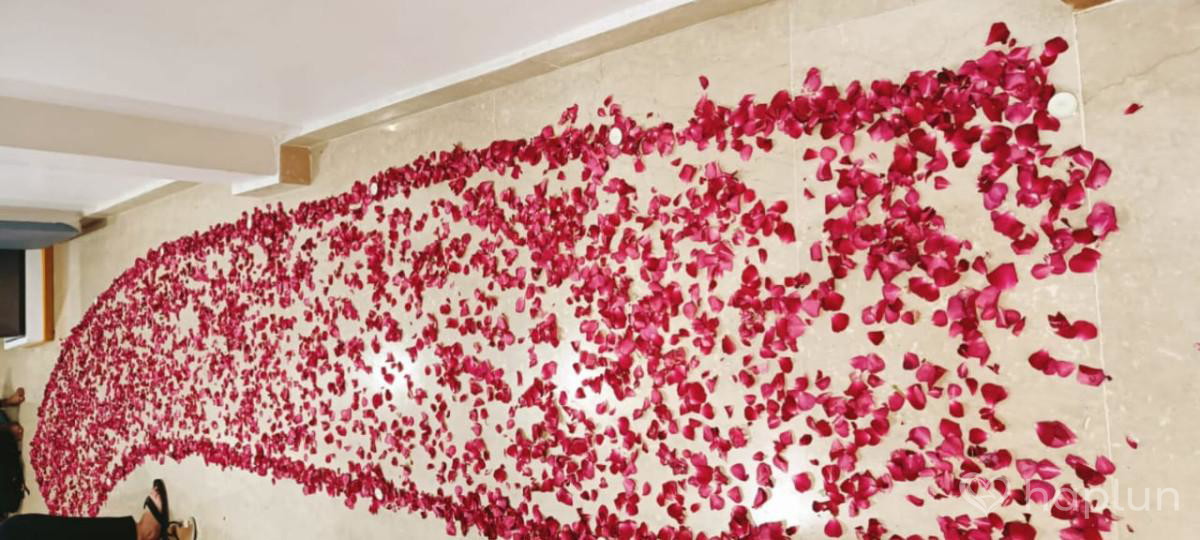 Just Married surprise decoration