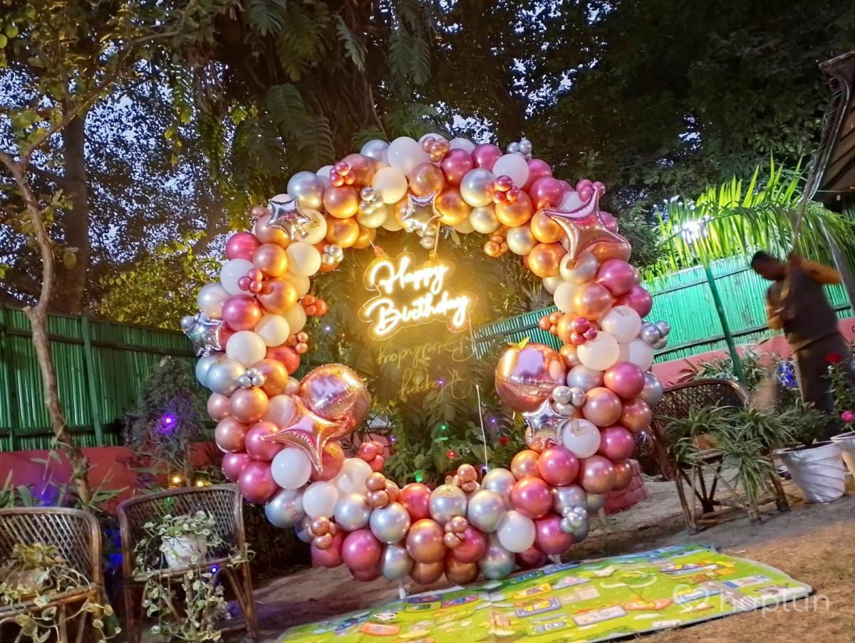 Birthday Balloon Ring Set up