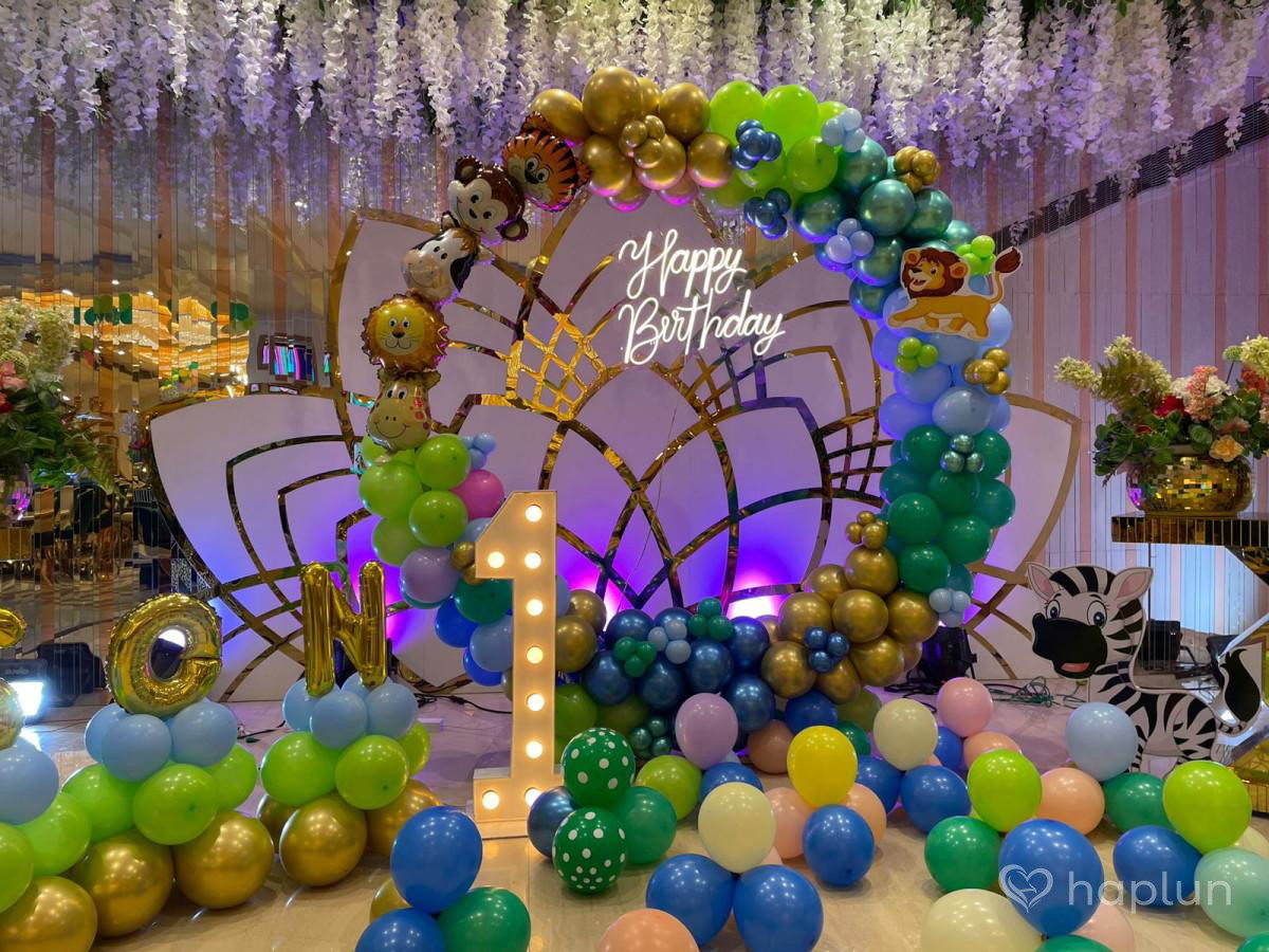 jungle theme stage decoration