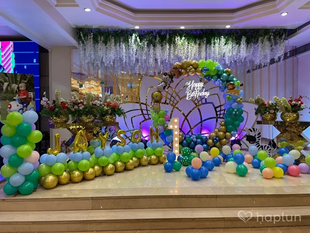 Jungle Theme Stage Decoration