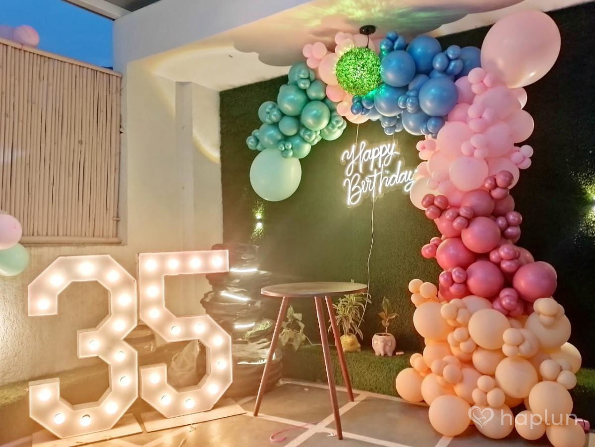 Garland With Pastel Balloon