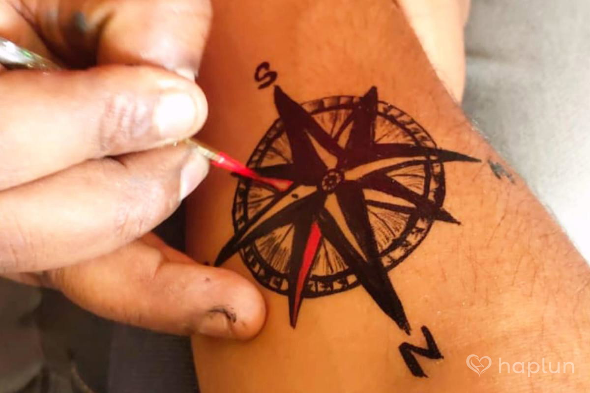 Tattoo artist