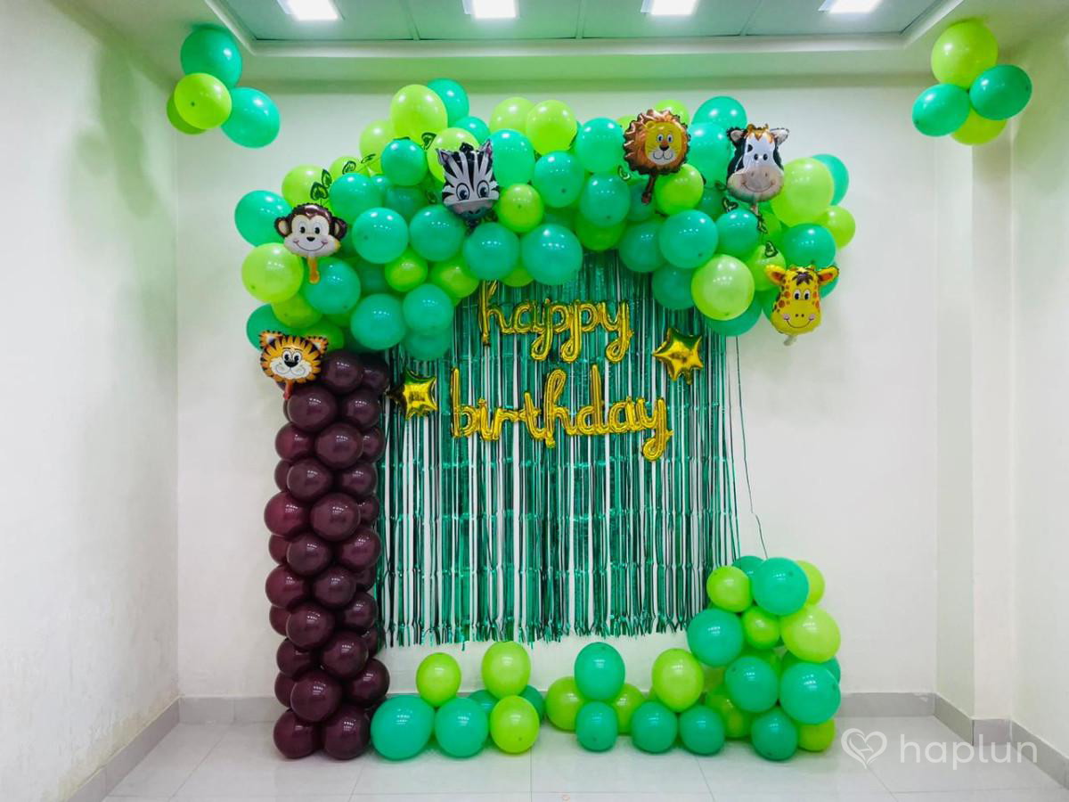 Jungle Theme Tree Decor