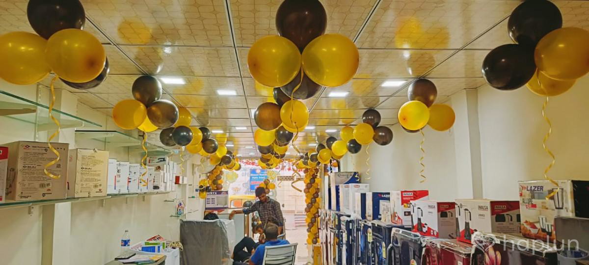 Shop gate/arch balloon decoration in Delhi