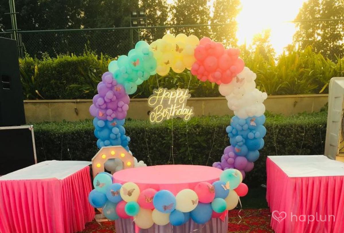 Sparkling Birthday Ring Decor