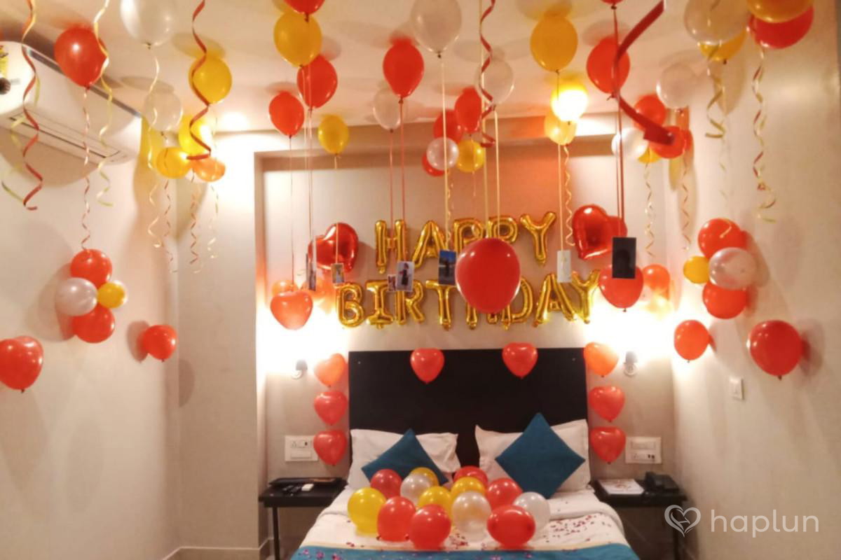 Red Golden Love Decor