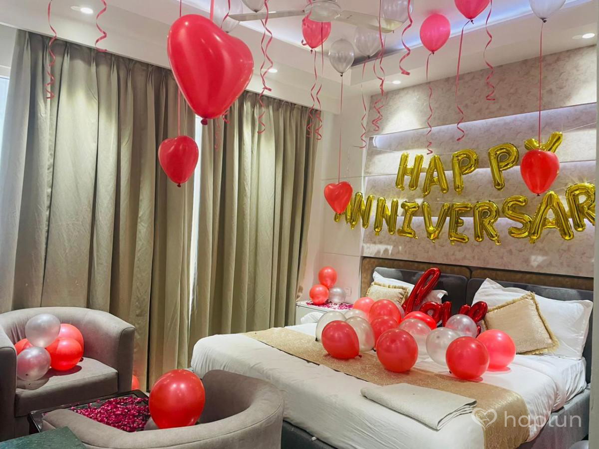 Anniversary Decoration with Hotel