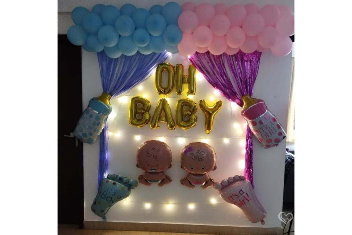Baby shower balloon decoration
