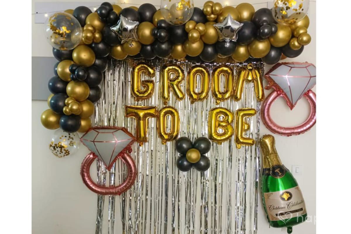 Groom To Be Surprise Décor
