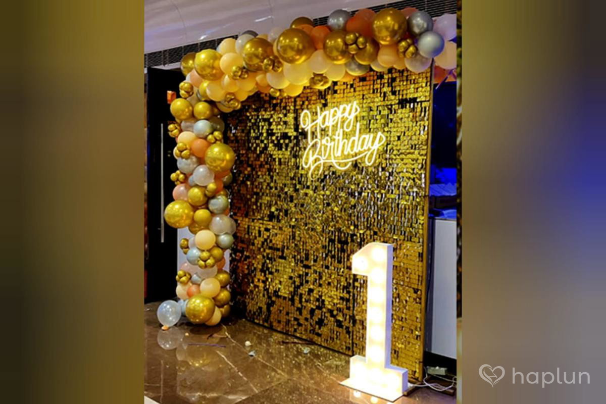 Golden Sequins Decor