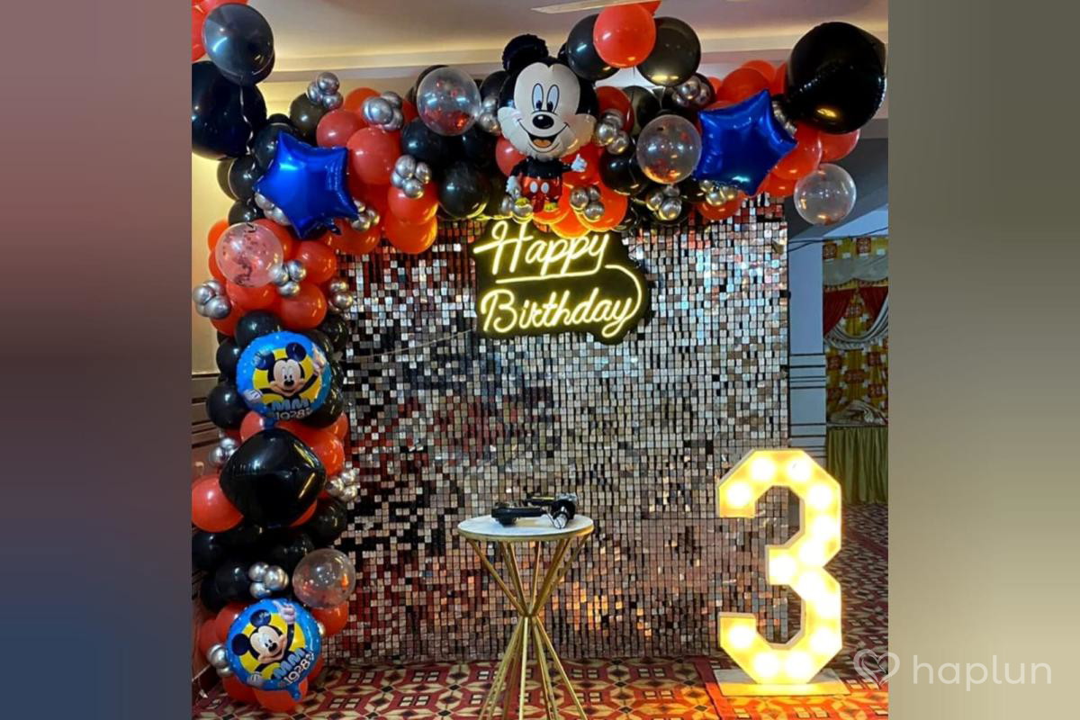 Mickey Funhouse Birthday Decor