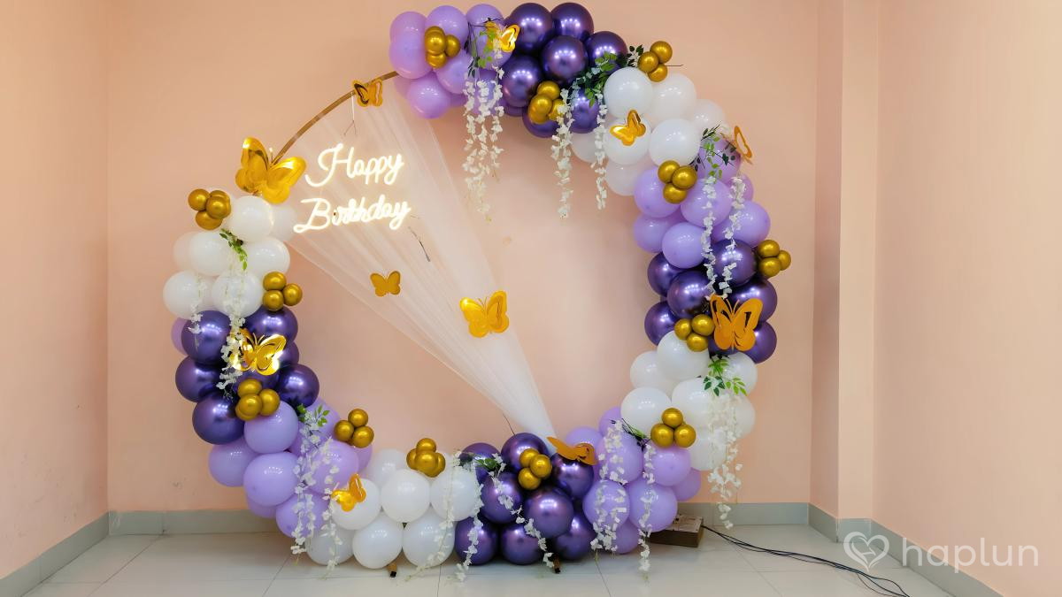 Regal Violet Ring Decoration