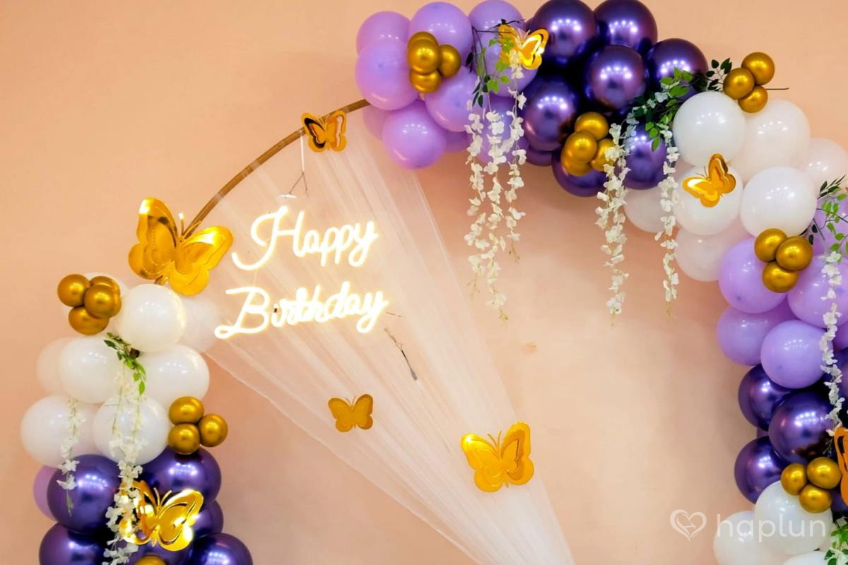 Regal Violet Ring Decoration