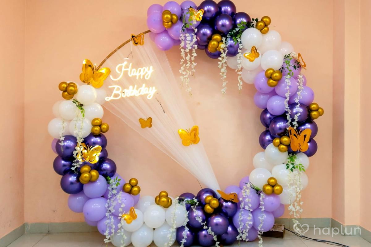 Regal Violet Ring Decoration