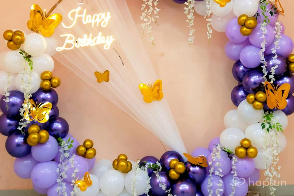 Regal Violet Ring Decoration