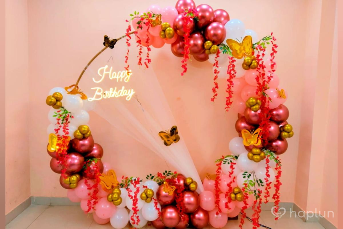 Rosy Glow Ring Decoration