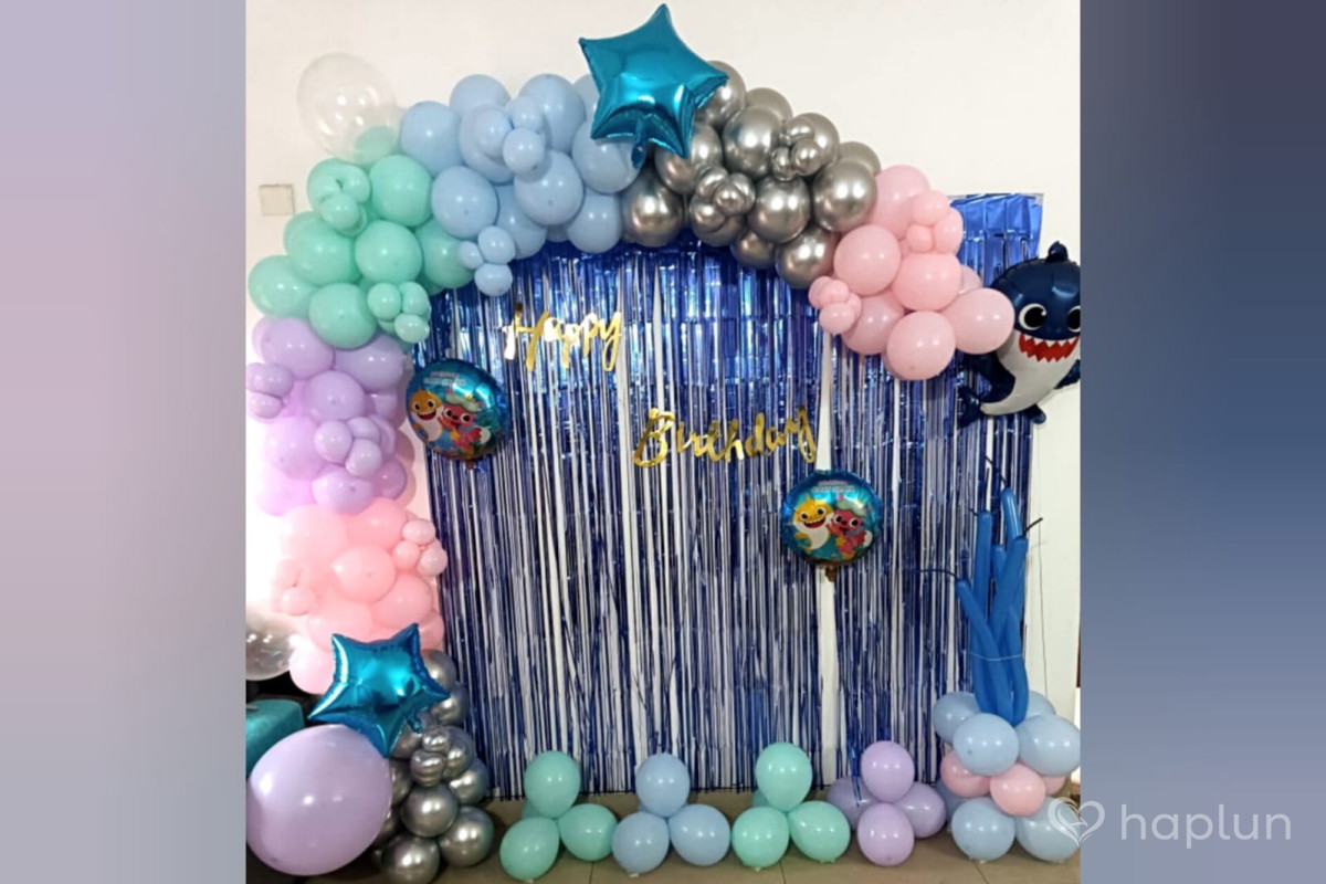Sharky Smiles Balloon Setup