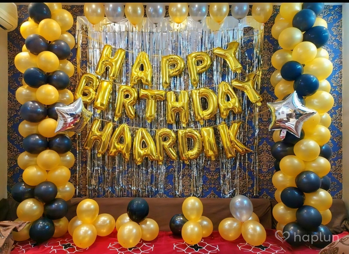 Elegant Black And Golden Garland