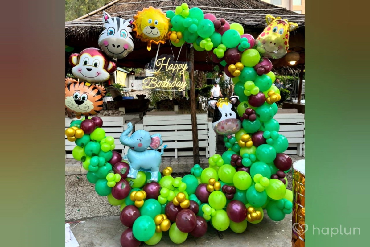 Elegant Jungle Safari Birthday Decoration