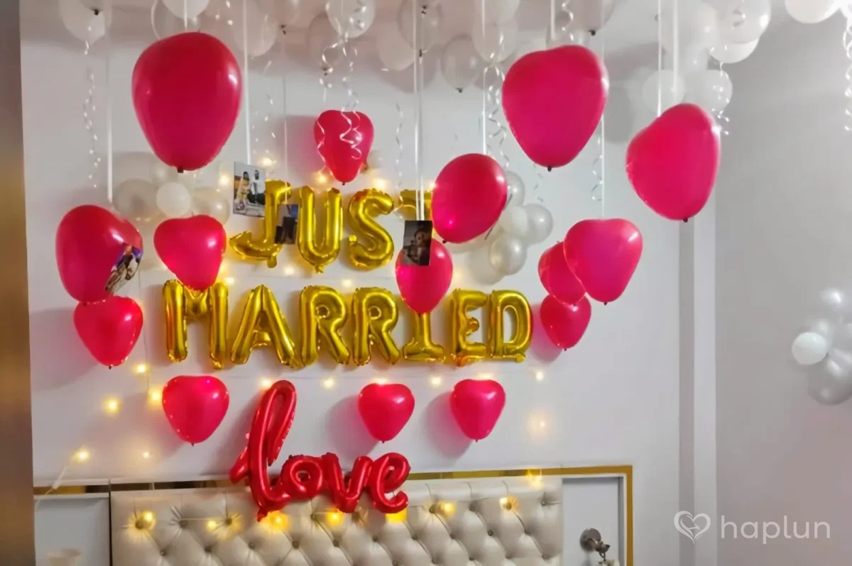 Just Married Room Balloon Decor