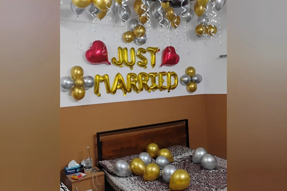 Classic Just Married Balloon Decor