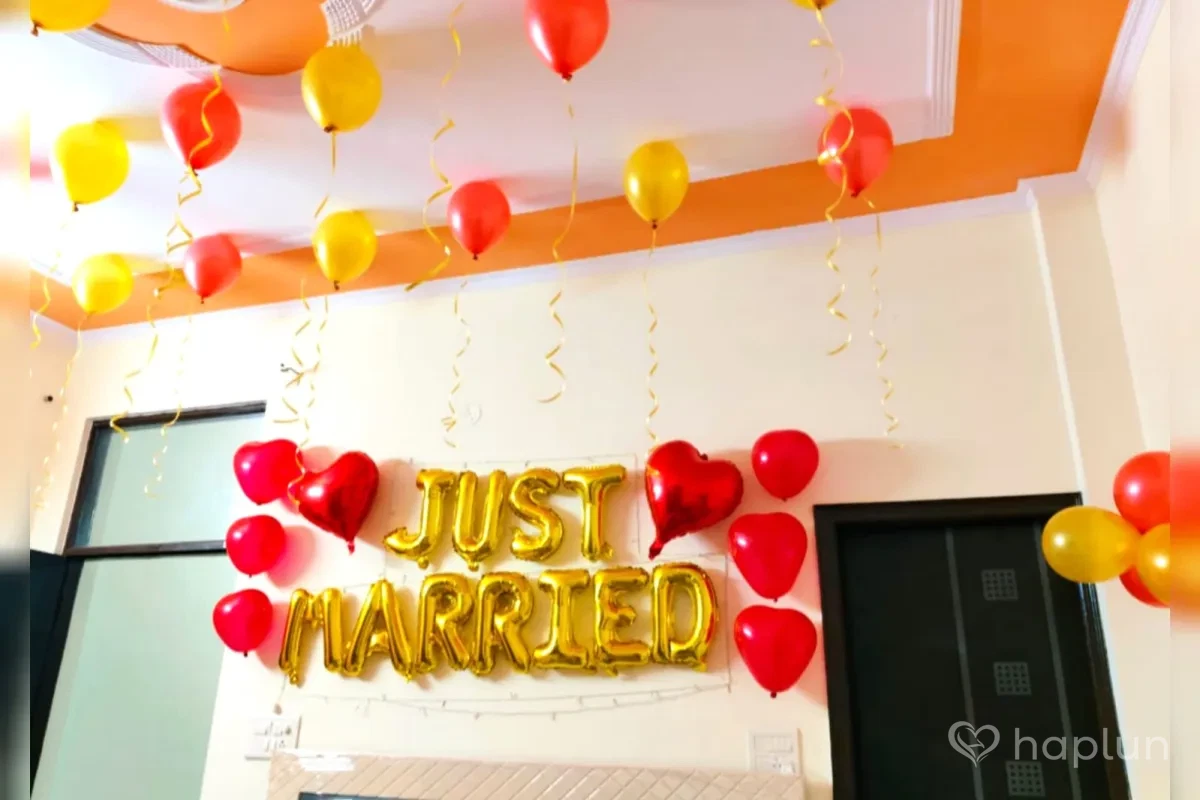 Elegant Just Married Room Decor