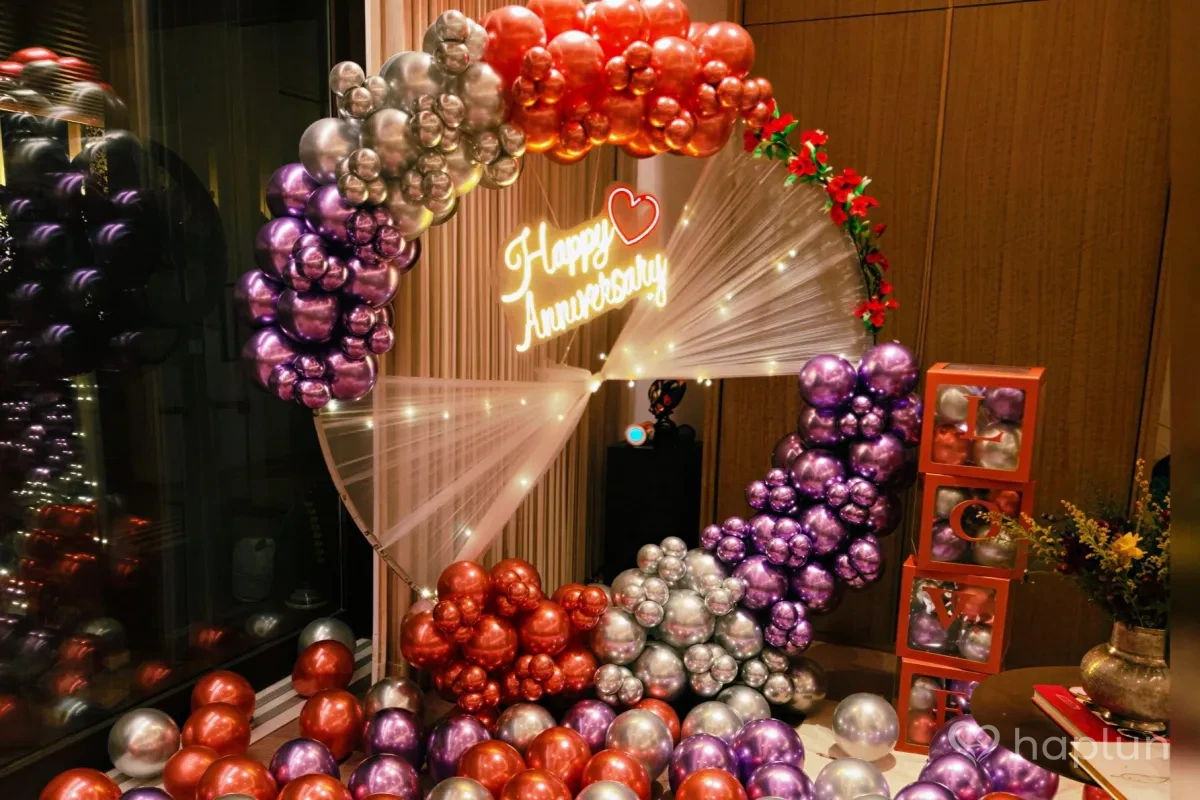 Anniversary ring decoration
