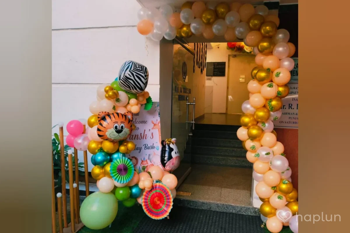 Jungle Safari Luxe Balloon Decor