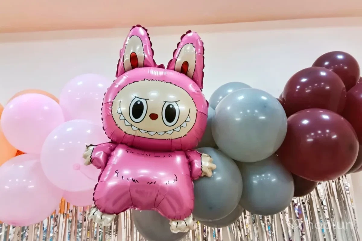 Labubu pink theme decoration