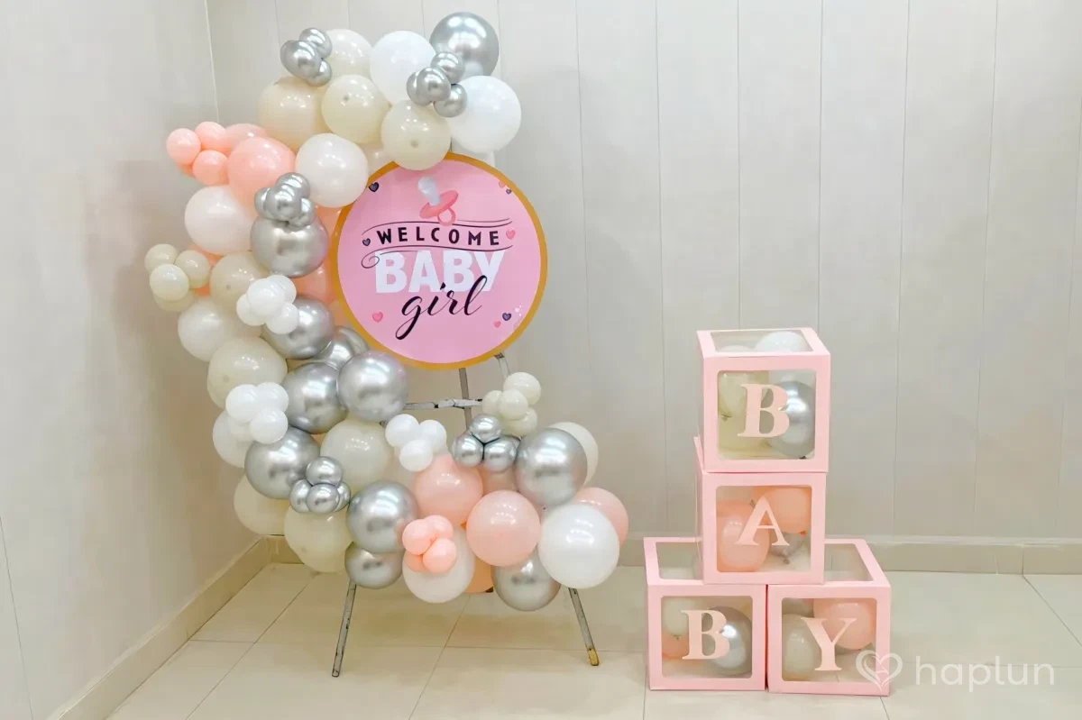 Welcome Baby Girl Stand Decor
