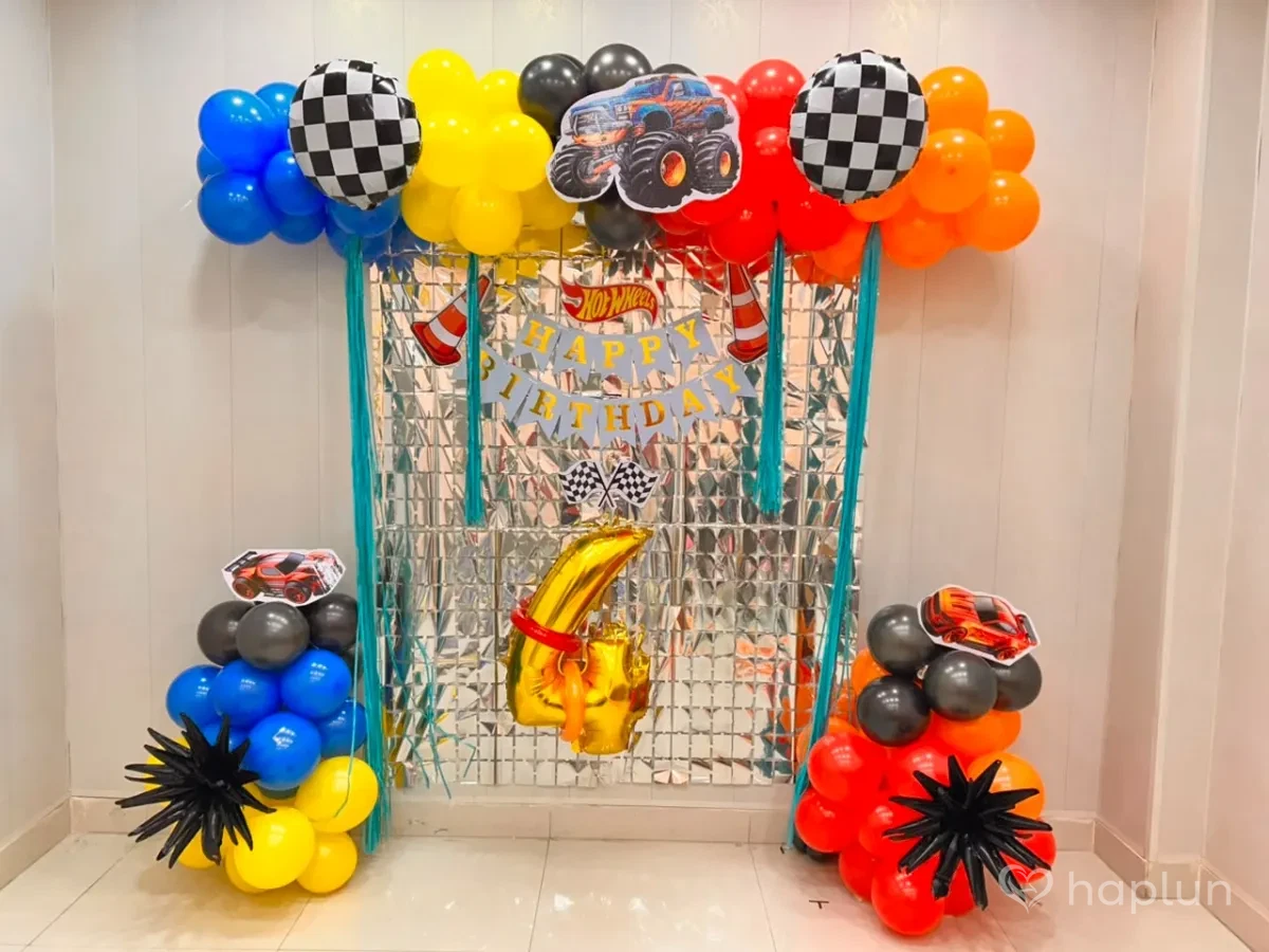 Speedy Hot Wheel Track Decor