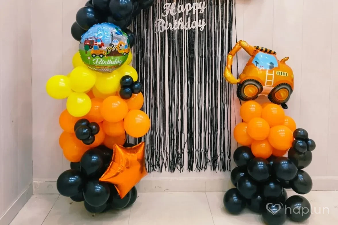 Construction Birthday Balloon Decor